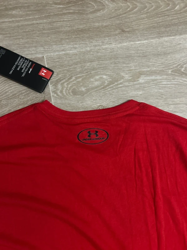 T-shirt rouge logo noir Under Armour L - photo numéro 5