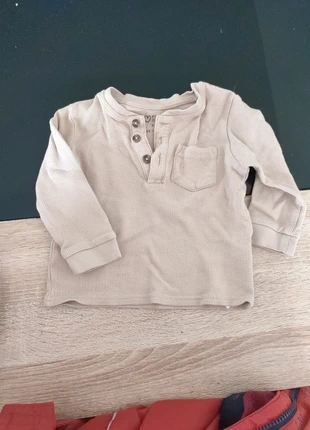 T-shirt manches longues, brand: Primark, condition: Very good, size: 9-12 months / 74 cm, €1.00, €1.75 includes Buyer Protection
