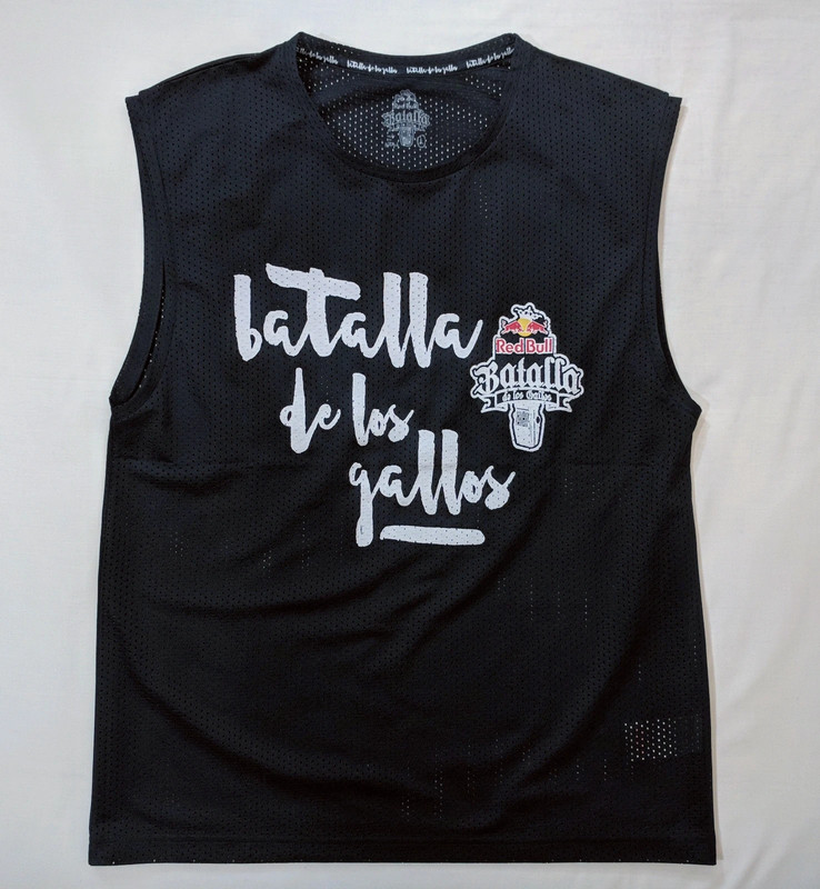 Camiseta de la red bull batalla de los gallos sale