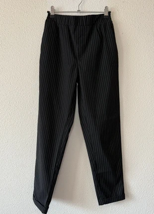 Pantalon carottes noir XS/34, marke: Jennyfer, zustand: Sehr gut, größe: XS / 34 / 6, 4,50 €, 5,43 € inklusive Vinted-Käuferschutz