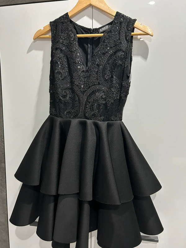 Czarna sukienka 1