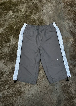 Pantacourt Nike en matière survêtement, marque: Nike, état: Très bon état, taille: M, 12,00 €, 13,30 € Protection acheteurs incluse