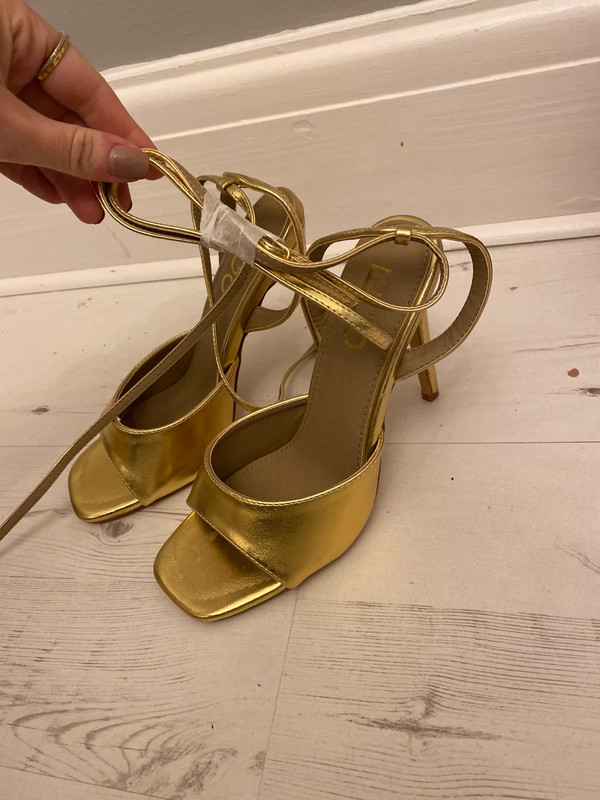 Gold online heels uk
