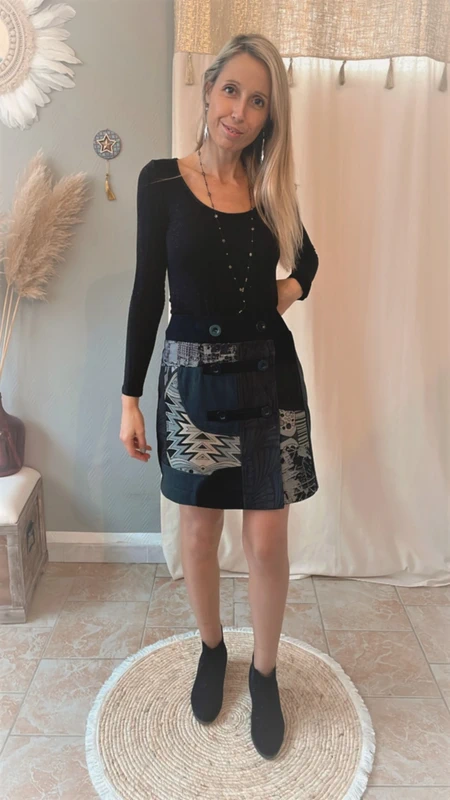 Jupe noire HIVER taille 40 Desigual - photo numéro 3