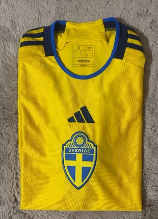 Maillot de la suède jaune Adidas / très bon état / taille S, brand: adidas, condition: Very good, size: S, €20.00, €21.70 includes Buyer Protection
