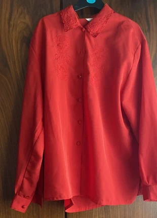 👚 Blusa Roja con Bordado Floral, marca: West, estado: Muy bueno, tamaño: XL / 42 / 14, 5,00 €, 5,95 € Protección al comprador incluida