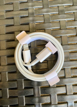 Câble 20W Data USB-C to Lightning 1 mètre Neuf, merk: Câble 20W data 1m usb-c to lightning, staat: Nieuw zonder prijskaartje, € 5,90, € 6,90 inclusief Kopersbescherming