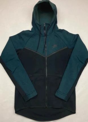 Veste Nike Tech noir et marine taille S authentique, brand: Nike, condizioni: Ottime, taglia: S, €24.00, €25.90 include la Protezione acquisti