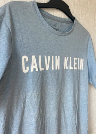 Camiseta corta azul Calvin klein oversize, marca: Calvin Klein, estado: Bom, tamanho: M / 38 / 10, €5.00, €5.95 inclui Proteção do Comprador