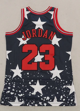 T-shirt Chicago Bulls – Michael Jordan #23 – Hardwood Classics, marke: Jordan, zustand: Neu, mit Etikett, größe: S, 19,99 €, 21,69 € inklusive Vinted-Käuferschutz