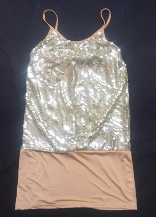 Robe à sequins et tissu nude / Sequin dress with nude fabric, état: Très bon état, taille: Taille unique, 8,00 €, 9,10 € Protection acheteurs incluse
