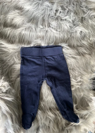 Legging met voetjes, marca: Zeeman, estado: Novo sem etiquetas, tamanho: 1-3 meses / 56 cm, €1.50, €2.28 inclui Proteção do Comprador