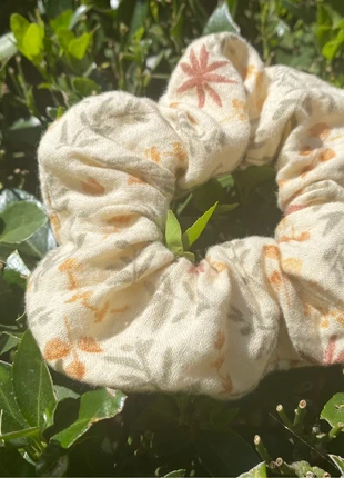 Chouchou d’automne Neuf 💛 Scrunchie Amarelo de Algodão Feito à Mão, marca: DAISY, estado: Nuevo con etiquetas, 3,00 €, 3,85 € Protección al comprador incluida