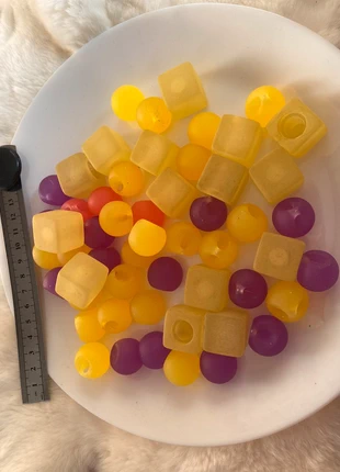 Perles en acrylique, condizioni: Ottime, €3.50, €4.38 include la Protezione acquisti