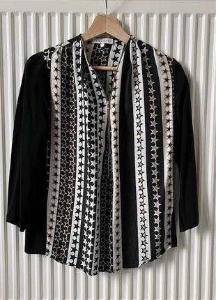Blouse soie motif étoile Sandro , marque: Sandro, état: Très bon état, taille: S / 36 / 8, 30,00 €, 32,20 € Protection acheteurs incluse