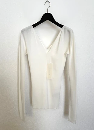 ARKET haut côtelé à col V blanc, marque: ARKET, état: Neuf avec étiquette, taille: M / 38 / 10, 40,00 €, 42,70 € Protection acheteurs incluse