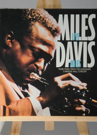 CD Miles Davis "Live Miles - Mor Music from the Legendary Carnegie Hall concert", staat: Heel goed, € 14,90, € 16,35 inclusief Kopersbescherming Pro