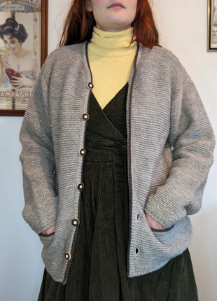 Cardigan gris-beige bavarois 🍁, marke: Vintage, zustand: Sehr gut, größe: M, 29,00 €, 31,15 € beinhaltet Vinted-Käuferschutz Pro