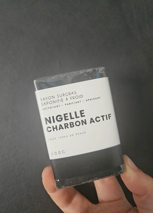 Savon nigelle charbon actif, marque: Fabrication Artisanale, état: Neuf avec étiquette, 5,00 €, 5,95 € Protection acheteurs incluse