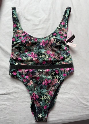 Maillot Victoria SECRET, brand: Victoria's Secret, condition: New with tags, size: S / 36 / 8, €15.00, €16.45 includes Buyer Protection