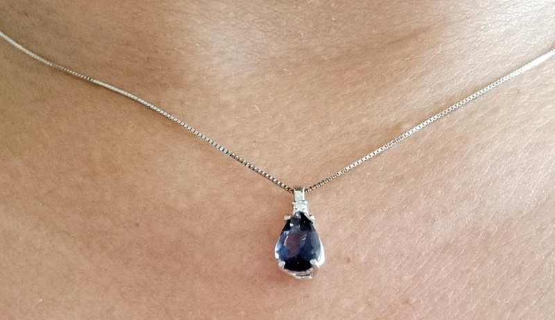 New Ladies 18kt white gold necklace with diamond and iolite 2