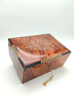 Boite à Bijoux en Bois de Thuya fermé à Clé, marque: Fabrication Artisanale, état: Très bon état, 135,00 €, 142,45 € Protection acheteurs (Pro) incluse