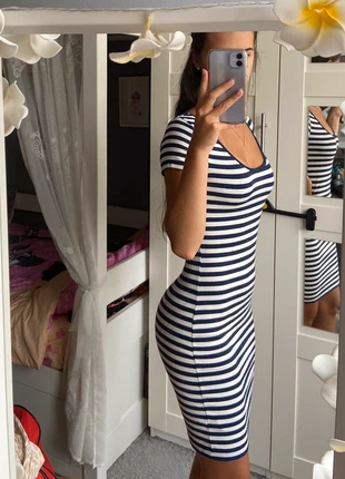 Robe H&M rayée bleu marine et blanc , brand: H&M, condition: New without tags, size: XS / 34 / 6, €14.00, €15.40 includes Buyer Protection