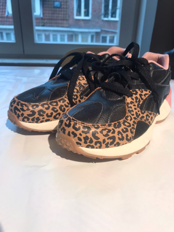 Dames sneakers Reebok maat 37 Panter Zwart met roze details Vinted