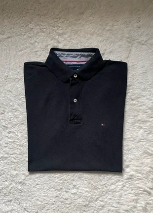 Polo Noir Tommy Hilfiger Taille M, marque: Tommy Hilfiger, état: Très bon état, taille: M, 15,00 €, 16,45 € Protection acheteurs incluse