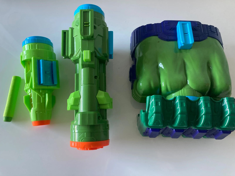 Incredible Hulk nerf gun with detachable parts 3