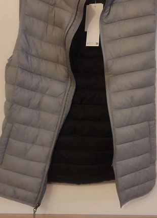 Doudoune sans manche, état: Neuf avec étiquette, taille: S / 36 / 8, 8,00 €, 9,10 € Protection acheteurs incluse