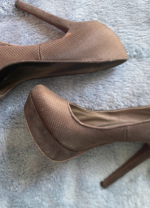 Tacones marrones, état: Très bon état, taille: 39, 4,75 €, 5,69 € Protection acheteurs incluse