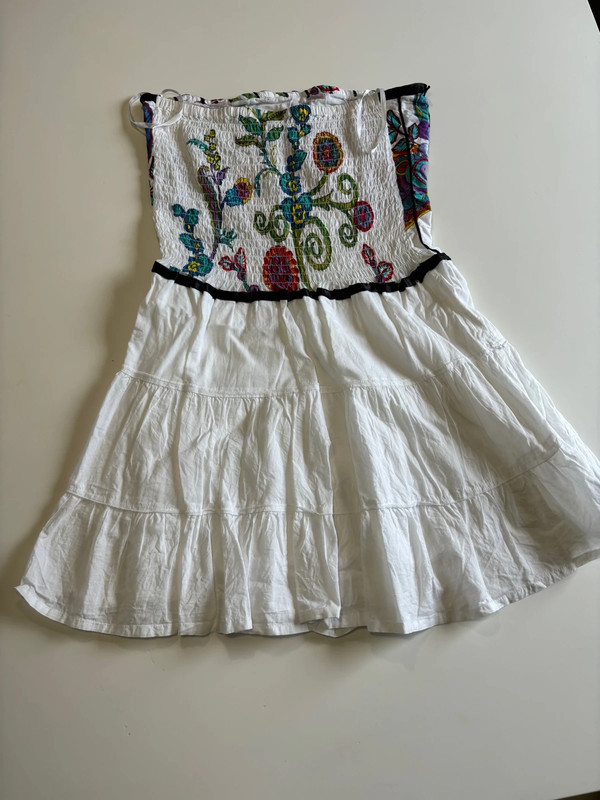 Robe blanche à Motif 2