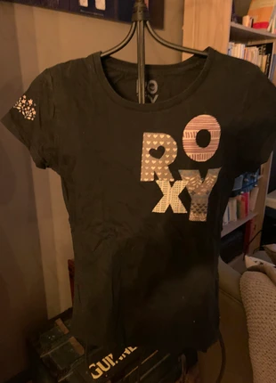 Tee shirt rocky xs , marke: Roxy, zustand: Sehr gut, größe: XS / 34 / 6, 3,00 €, 3,85 € inklusive Vinted-Käuferschutz