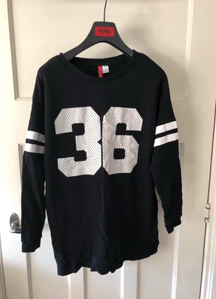 Sweater trui “36”, merk: H&M Divided, staat: Heel goed, maat: S / 36 / 8, € 7,99, € 9,09 inclusief Kopersbescherming