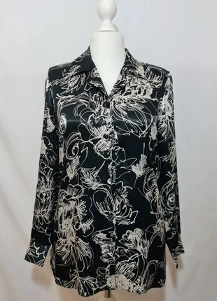 Chemisier satiné noir à fleurs blanches des années 90, marca: La Maison du Jersey, estado: Muy bueno, tamaño: XL / 42 / 14, 10,00 €, 11,20 € Protección al comprador Pro incluida