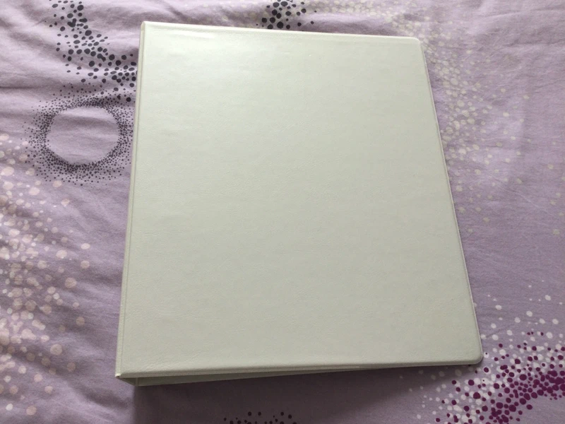 Grand classeur blanc