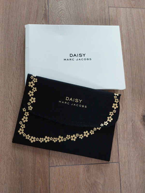 Marc Jacobs Daisy black purse pouch