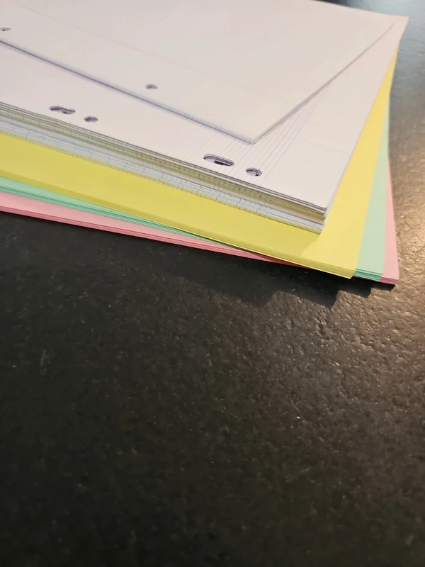 Fournitures scolaires feuilles - photo numéro 3
