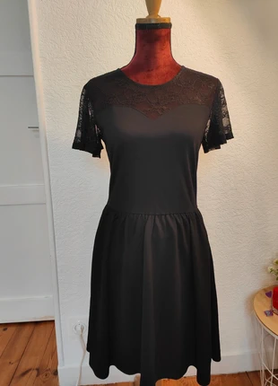 Élégante Robe Noire avec Dentelle - Marque ONLY - Taille M, marca: ONLY, estado: Nuevo con etiquetas, tamaño: M / 38 / 10, 20,00 €, 21,70 € Protección al comprador incluida