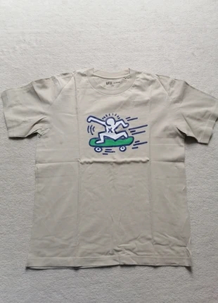 T shirt UT archive, marque: UT, état: Très bon état, taille: S, 5,00 €, 5,95 € Protection acheteurs incluse