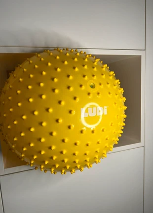 Balle sensorielle Ludi jaune – 40 cm, marke: LUDI, zustand: Gut, 10,00 €, 11,20 € beinhaltet Vinted-Käuferschutz Pro