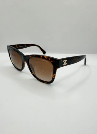 Lunettes de soleil Chanel marrons, marque: Chanel, état: Bon état, 99,00 €, 104,65 € Protection acheteurs (Pro) incluse