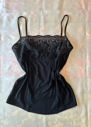 Versatile Black Cami with Lace Detail, marke: COQUETTE, zustand: Sehr gut, größe: L / 40 / 12, 10,00 €, 11,20 € inklusive Vinted-Käuferschutz