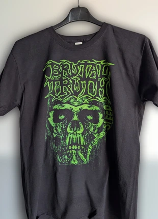 T-shirt nera | Brutal Truth | Smoke Grind Sleep, brand: nobrand, condizioni: Ottime, taglia: M, €13.00, €14.35 include la Protezione acquisti Pro