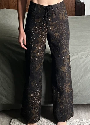 Pantalon jambes larges imprimé camouflage kaki T.38, état: Très bon état, taille: M / 38 / 10, 21,00 €, 22,75 € Protection acheteurs (Pro) incluse