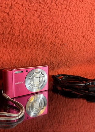 Sony Cyber-shot DSC-W810 Roze – Compactcamera met 20,1 MP en 6x Optische Zoom, merk: Sony, staat: Heel goed, € 125,00, € 131,95 inclusief Kopersbescherming Pro