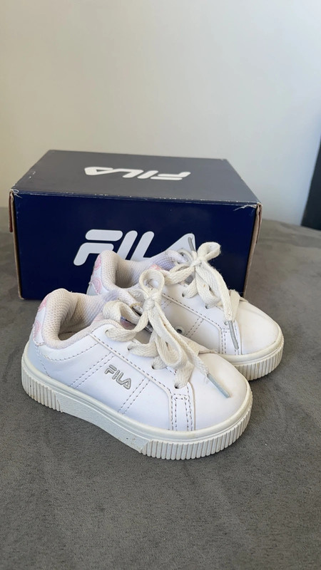 Girls pink clearance fila trainers