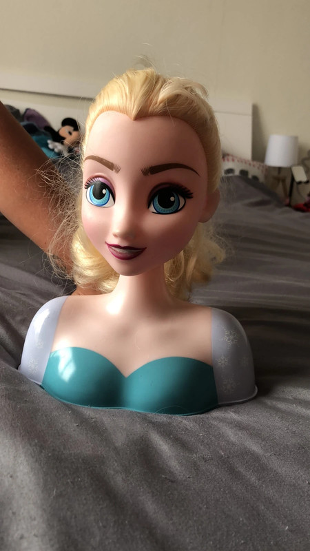 Disney La Reine des Neiges - Tête à Coiffer Deluxe Elsa
