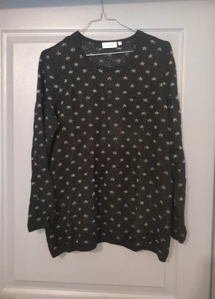 Pull étoiles pailletés , marke: C&A, zustand: Sehr gut, größe: L / 40 / 12, 2,00 €, 2,80 € inklusive Vinted-Käuferschutz
